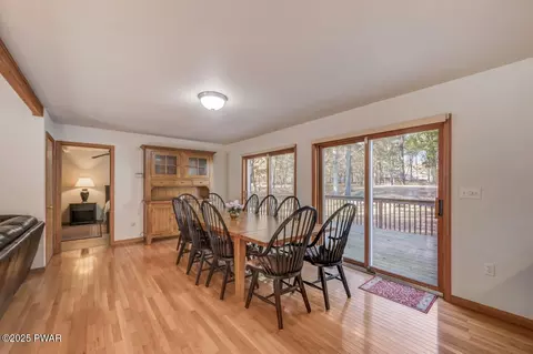 Dining - 2124 Oaktree Ln, Bushkill, PA 18324 photo 2 of 6
