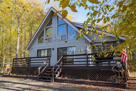 319 Northgate Rd, Lake Ariel, PA 18436