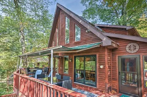200 Lennon Rd, Greentown, PA 18426