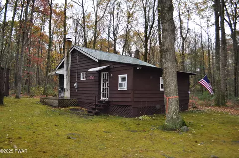 288 White Deer Lake Rd, Hawley, PA 18428