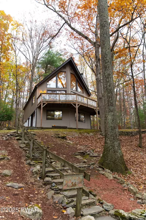 56 Cedar Rdg, Hawley, PA 18428