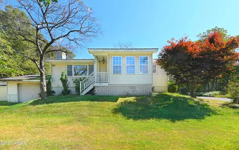 145 Twin Lakes Dr, Shohola, PA 18458