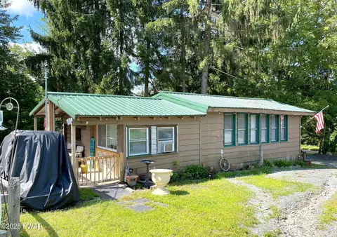 129 Barn Road Route 507, Hawley, PA 18428
