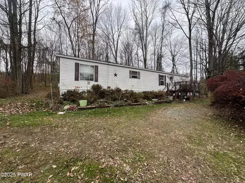 733 Stock Farm Road Rd, Lake Ariel, PA 18436