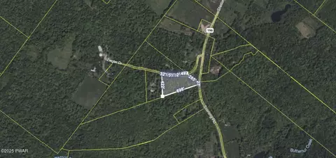 445 Sterling Rd, Newfoundland, PA 18445