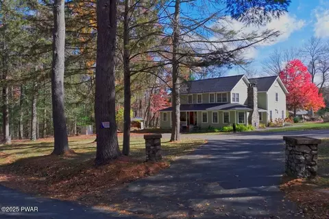 141 Woodtown Rd, Shohola, PA 18458