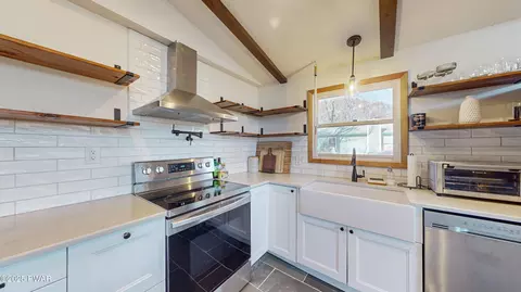 288 Gold Key Rd, Milford, PA 18337