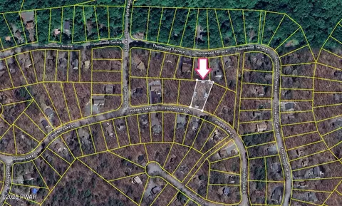 80 Hidden Lake Dr, Lake Ariel, PA 18436