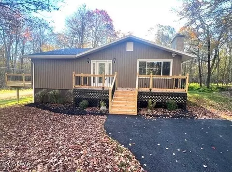 1003 Teakwood Dr, Newfoundland, PA 18445