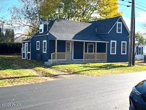 606 Avenue H Ave, Matamoras, PA 18336
