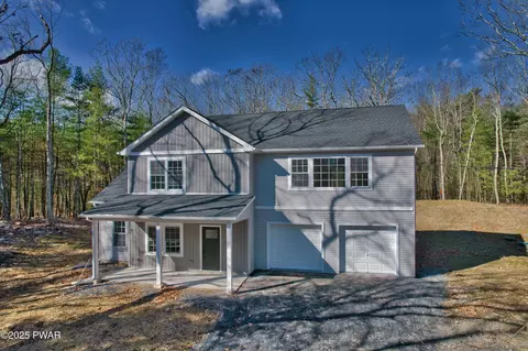 225 Water Forest Dr, Milford, PA 18337
