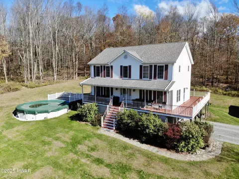 3 Cherry Dr, Honesdale, PA 18431
