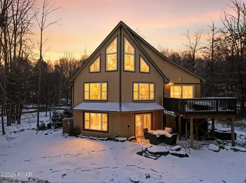 51 Underwood Ln, Lake Ariel, PA 18436