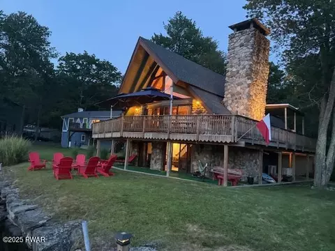 1138 Aquarius Dr, Lake Ariel, PA 18436