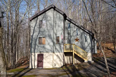 69 Woodview Ter, Lake Ariel, PA 18436