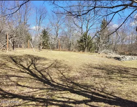 31 Ridge St, Forest City, PA 18421
