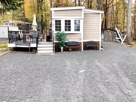 130 Black Cherry Dr, Milford, PA 18337