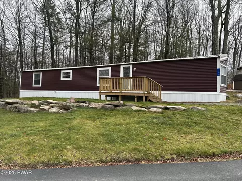 104 York Dr, Greentown, PA 18426