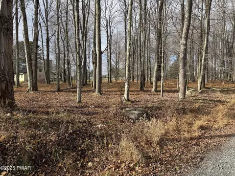lot4 Hazleton Dr, Greentown, PA 18426