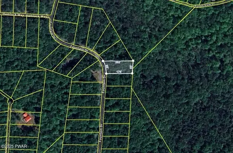 Fountain Drive, Newfoundland, PA 18445