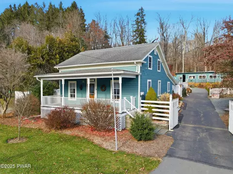 721 Maple Ave, Honesdale, PA 18431