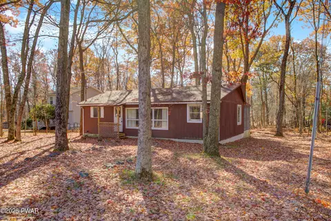 107 Partridge Ct, Dingmans Ferry, PA 18328