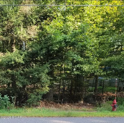 55 Cliffwood Rd, Lake Ariel, PA 18436