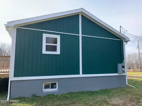 7 Eagle Ct, Lake Ariel, PA 18436