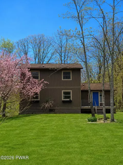 109 Buck Run Dr, Milford, PA 18337