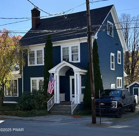 1504 East St, Honesdale, PA 18431