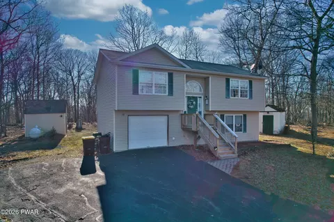 135 N Forrest Dr, Milford, PA 18337