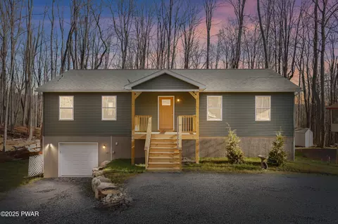 19 Tarot Ct, Lake Ariel, PA 18436