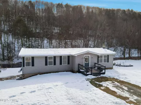 178 Old State Rd, Honesdale, PA 18431