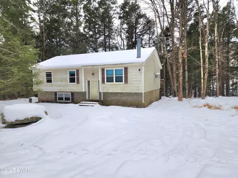 103 Deep Hollow Dr, Greentown, PA 18426
