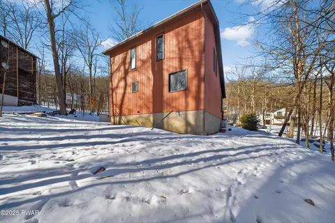 Exterior - 3111 Cherry Ridge Rd, Bushkill, PA 18324 photo 5 of 5