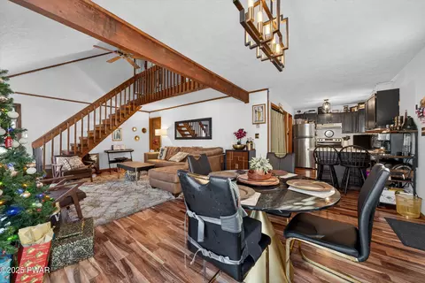Dining - 3111 Cherry Ridge Rd, Bushkill, PA 18324 photo 2 of 3