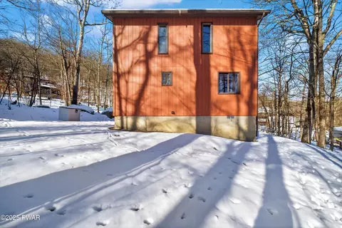 Exterior - 3111 Cherry Ridge Rd, Bushkill, PA 18324 photo 4 of 5