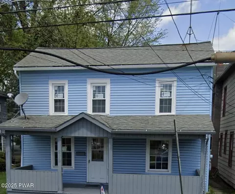 219 4th St, Honesdale, PA 18431