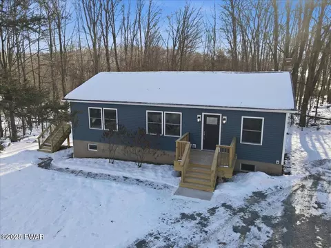 10 Swingle Rd, Moscow, PA 18444
