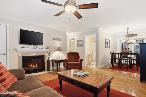 45 Crestview Rd, Lake Ariel, PA 18436
