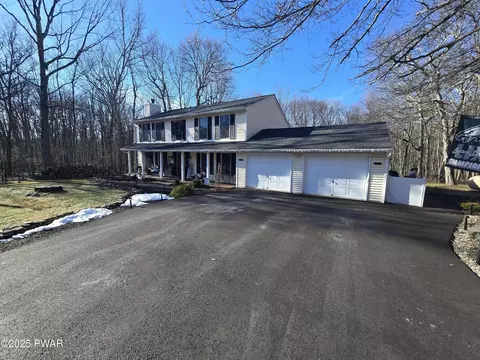 196 Southwynd Dr, Milford, PA 18337