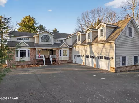 420 Canoebrook Dr, Lords Valley, PA 18428