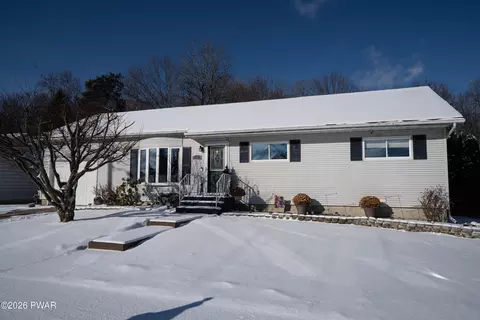 125 Rinaldi Dr, Taylor, PA 18517