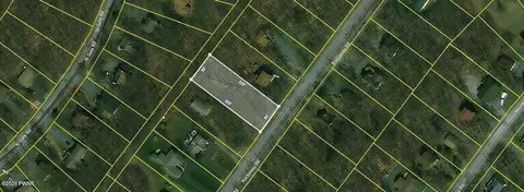 67 Rockway Rd, Lake Ariel, PA 18436