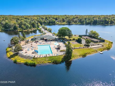 13 Spring Ct, Newfoundland, PA 18445
