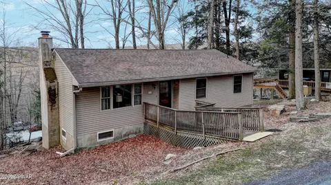 21 Bruin Rd, Lake Ariel, PA 18436