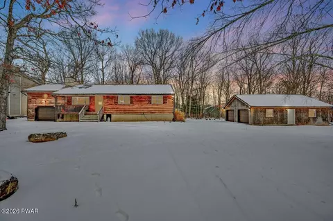 141 Constitution Dr, Lackawaxen, PA 18435