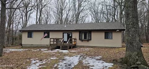 105 Floyd Ct, Milford, PA 18337