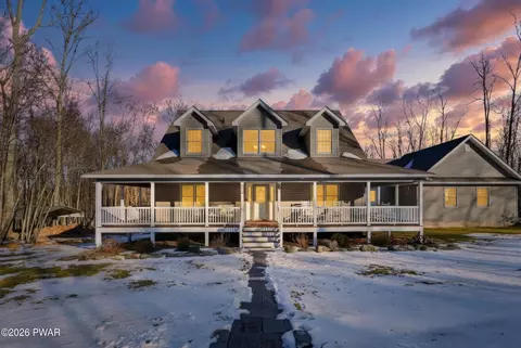 58 Ruffed Grouse Dr, Lakeville, PA 18438