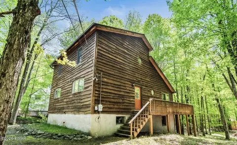 10 Sandy Ct, Lake Ariel, PA 18436